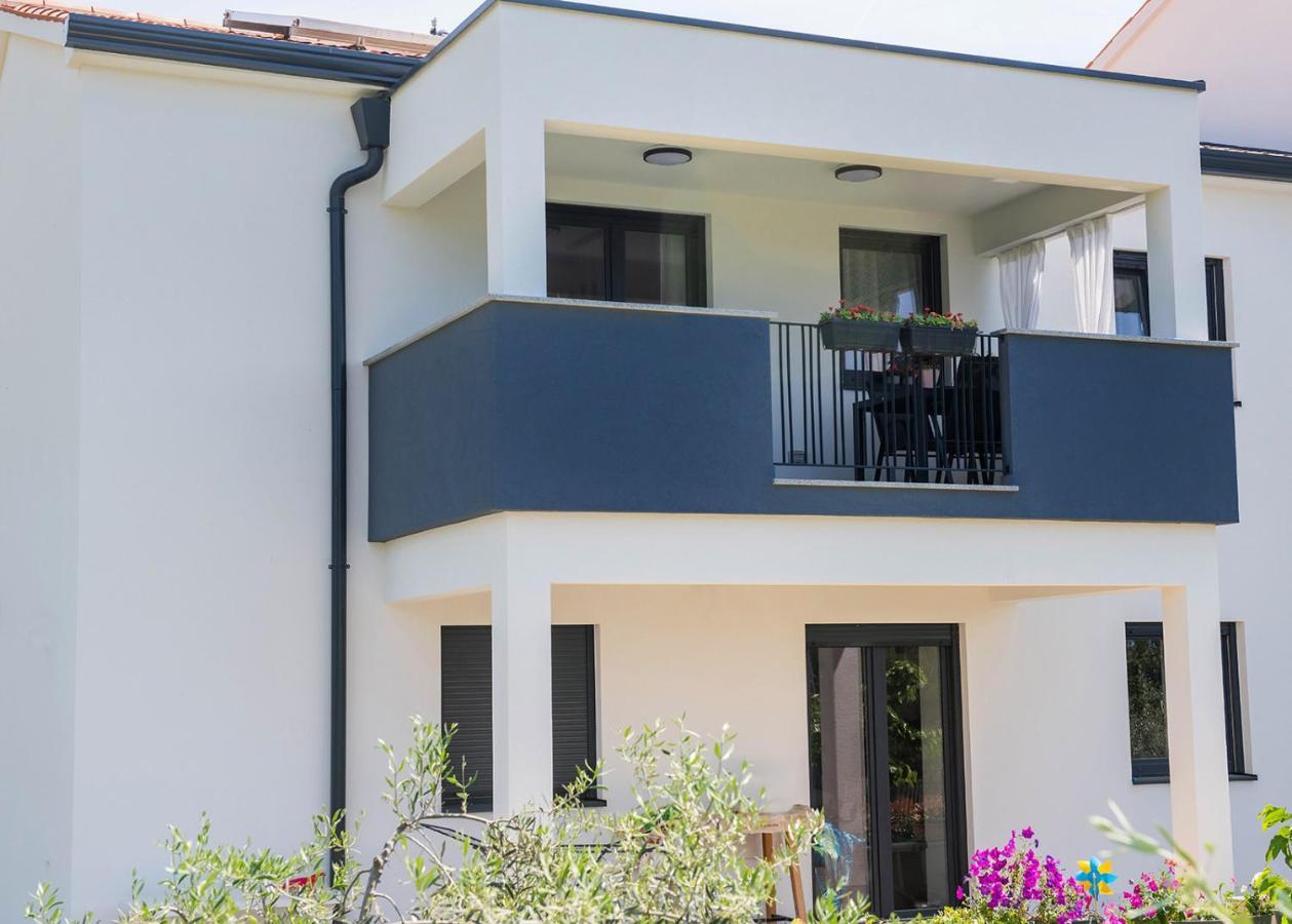 Apartment Aura Poreč Exterior foto